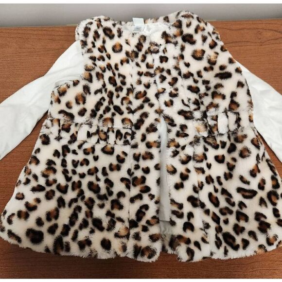💕Little Me 4T Set, white long sleeved top  faux fur leapord print vest (S) - Picture 2 of 6